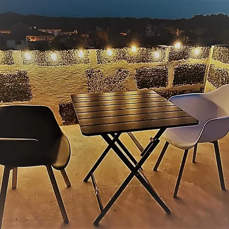 Apartmán La Tour De Montfrin, Insolite 2eme Etage Le Cocon Perche Des Templiers