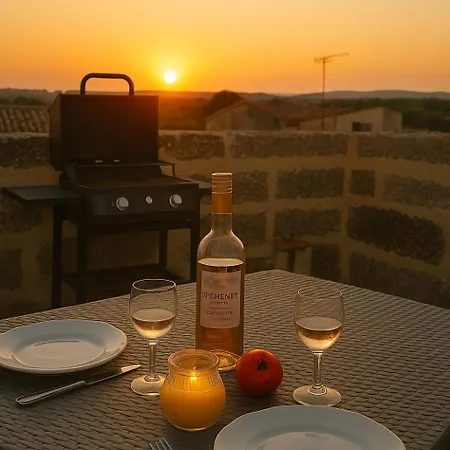 Apartment Insolite -la Tour Des Templiers- *