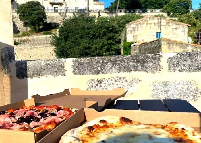 公寓 La Tour De Montfrin, Insolite 2eme Etage Le Cocon Perche Des Templiers *